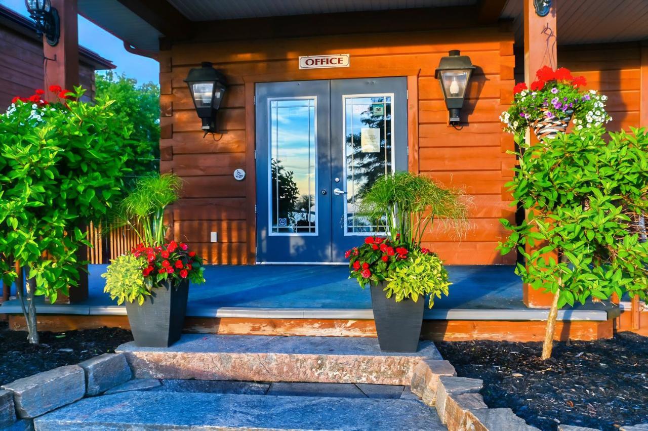 Terrace Suites Callander Exterior photo