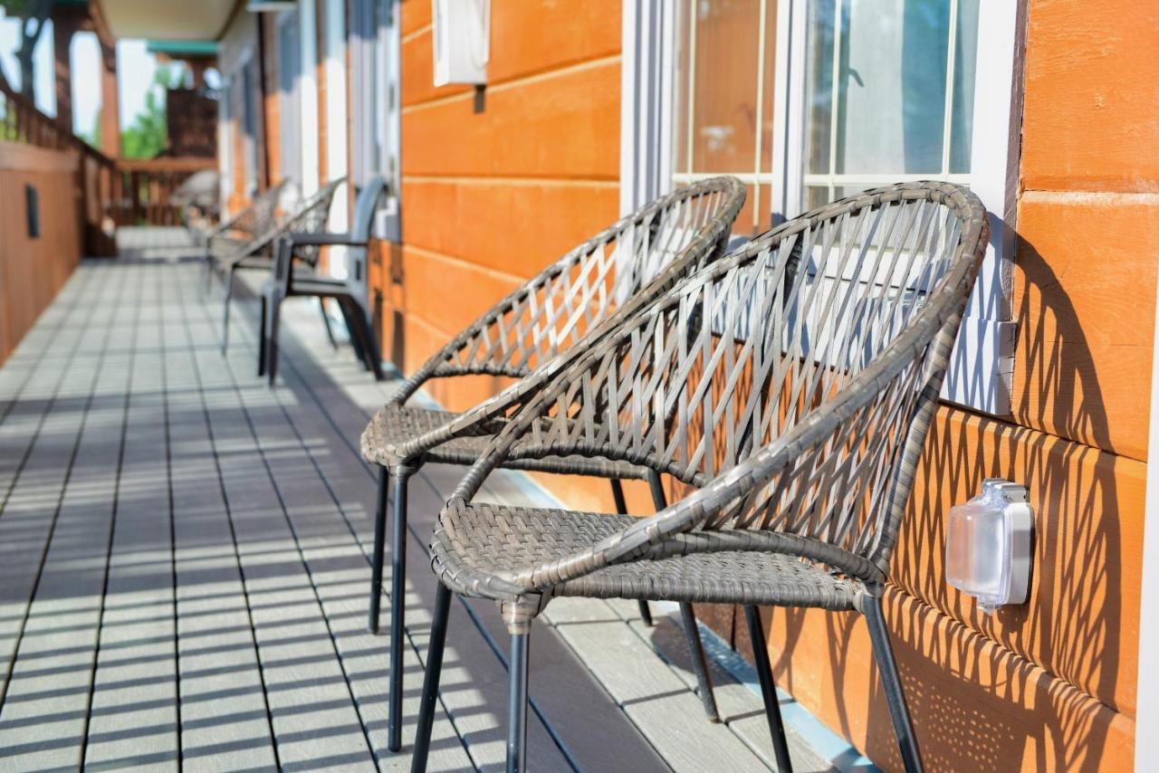Terrace Suites Callander Exterior photo
