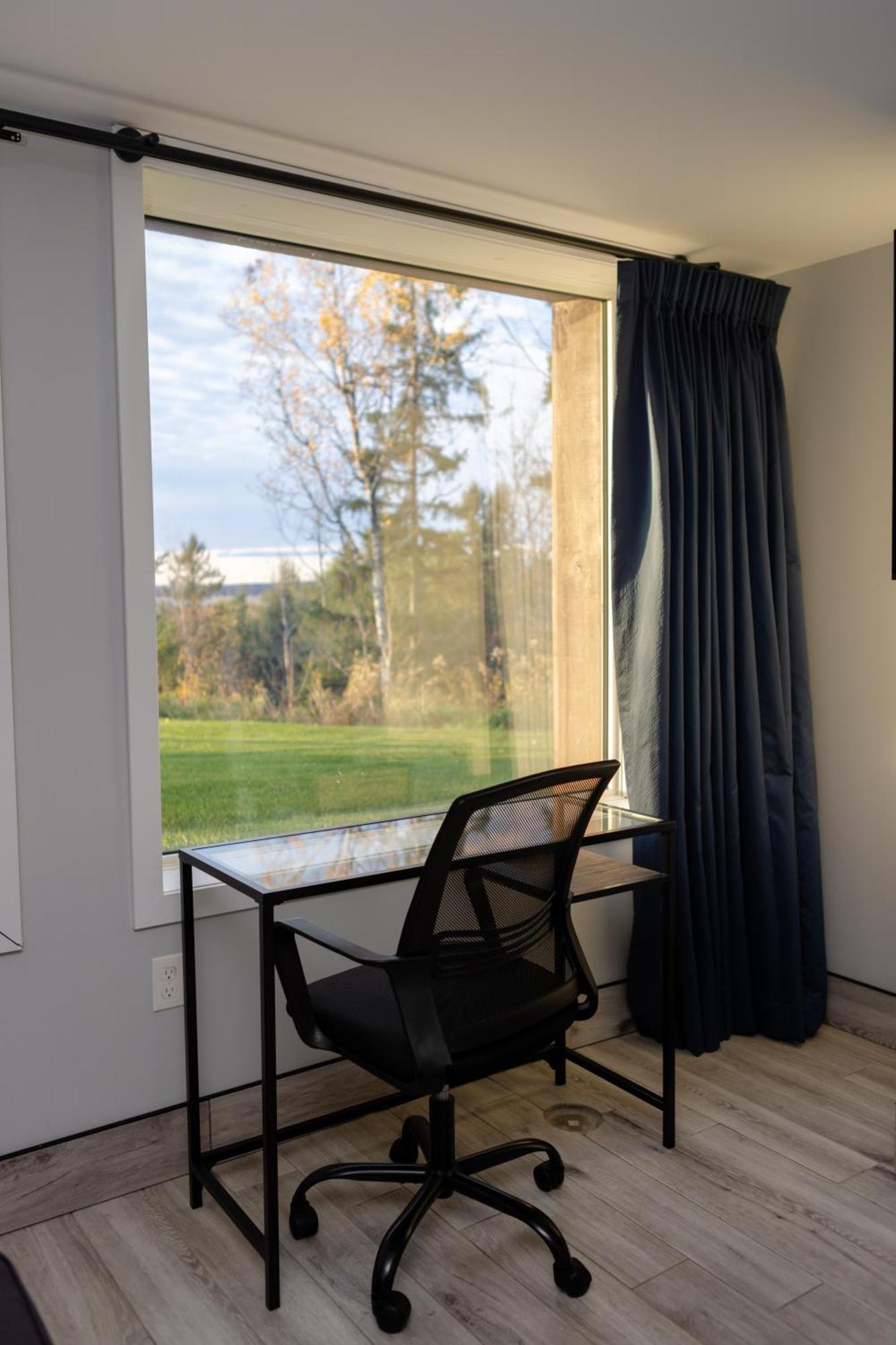 Terrace Suites Callander Exterior photo